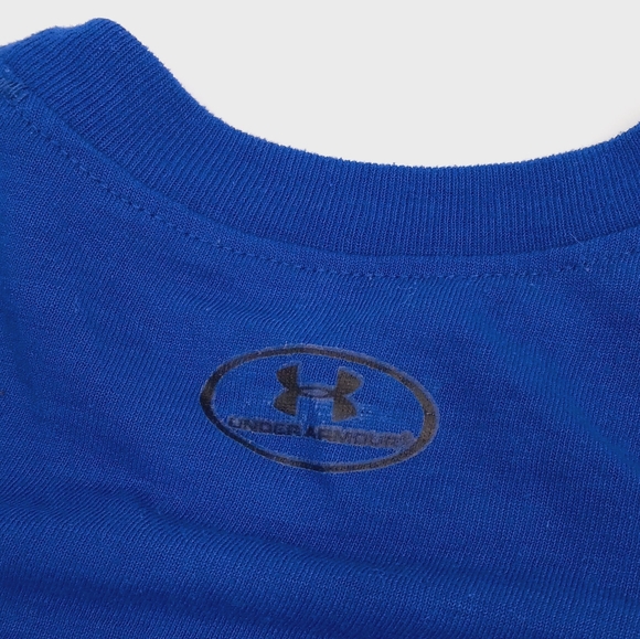 UNDER ARMOUR Heat Gear Royal Blue Athletic Tee Shirt Neon Pink Brand Spellout 5 - Picture 4 of 4
